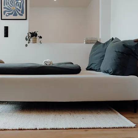 New - - Hauptbahnhof - 4 Guests *