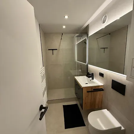 New - - Hauptbahnhof - 4 Guests Apartment Augsburg