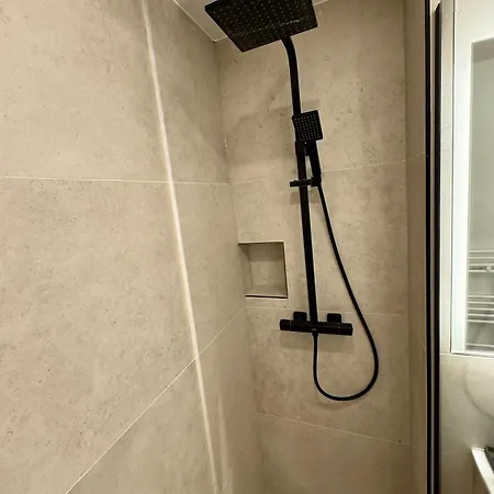 New - - Hauptbahnhof - 4 Guests Apartment