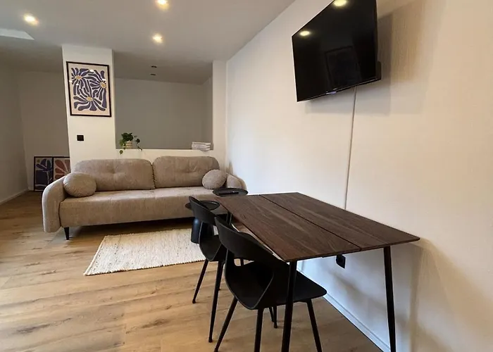 New - - Hauptbahnhof - 4 Guests Apartment *